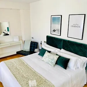 https://hotel-carbonell.topcostabravahotels.com